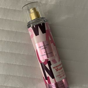 ARIANA GRANDE SWEET LIKE CANDY